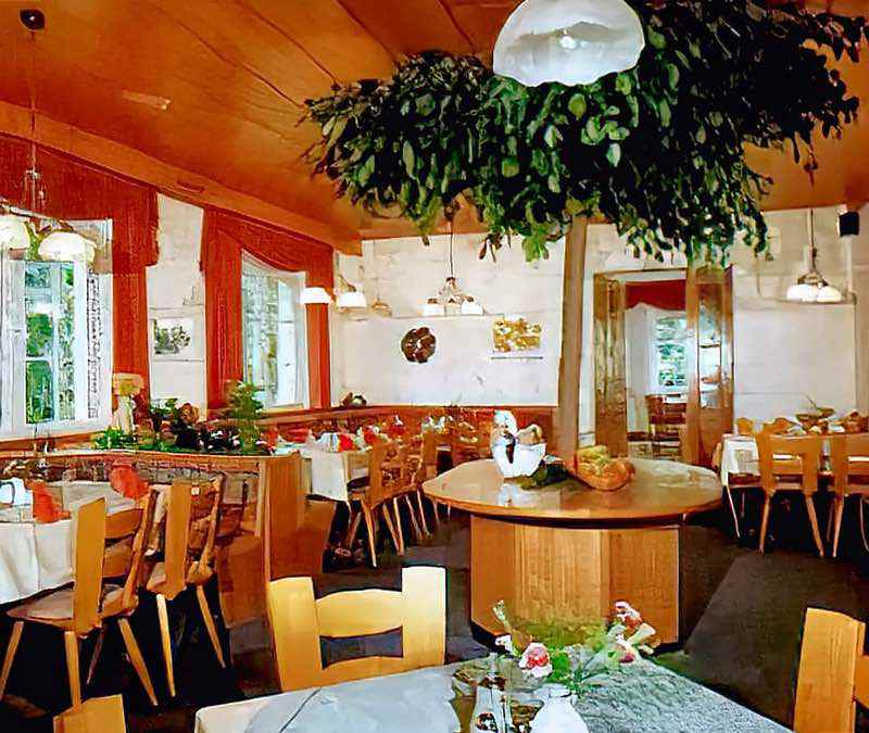 Die Geschichte des Waldschlösschens 17 essen 2000